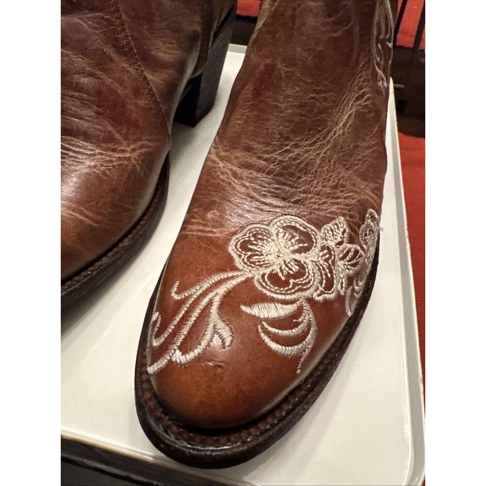 Shyanne Women's Bryony Booties Brown Leather Floral Embroidery Size 11 NWOT - Picture 2 of 8